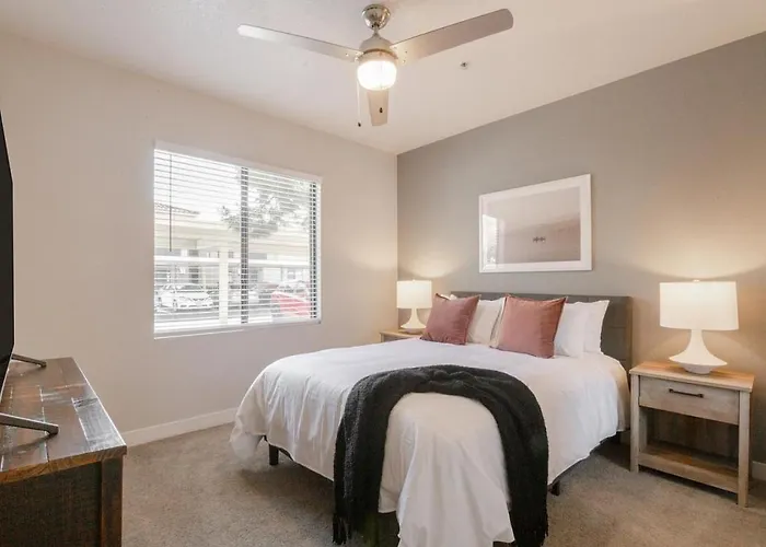 Landing Modern With Amazing Amenities *